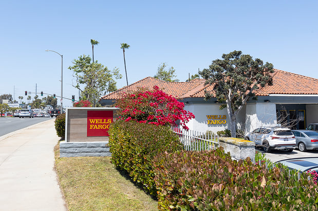 Images Wells Fargo Bank