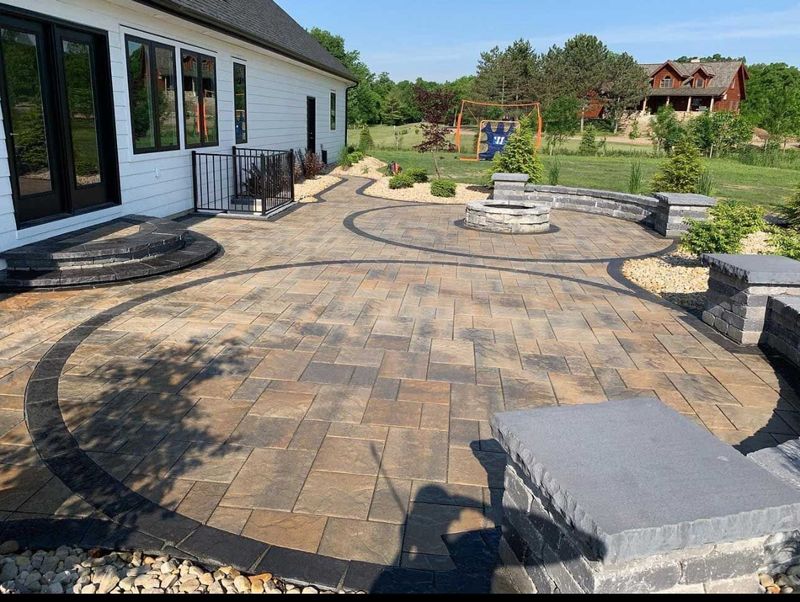 USA Lawn & Landscaping Image