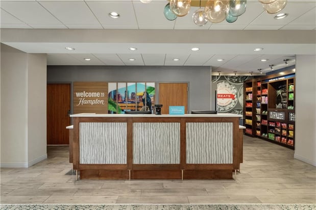 Images Hampton Inn & Suites Tampa Busch Gardens Area