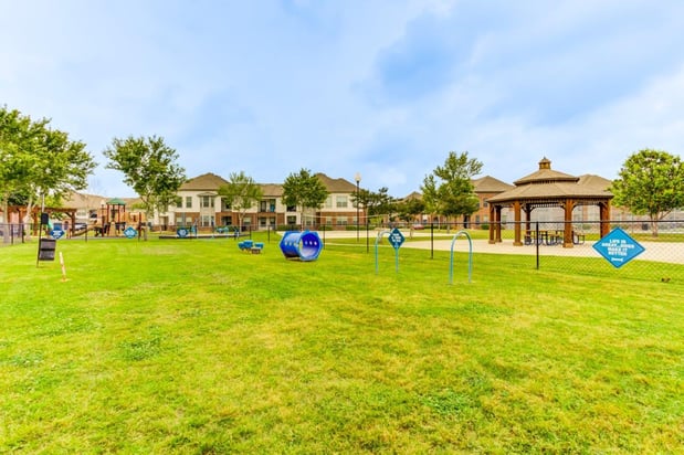 Images Chateau Mirage Apartment Homes