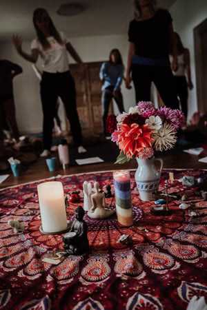 Heilarbeit & Energiearbeit - Sarah Thonke - Yoga, Lebenscoaching & Frauenkreise | Anand Navjeet Kaur