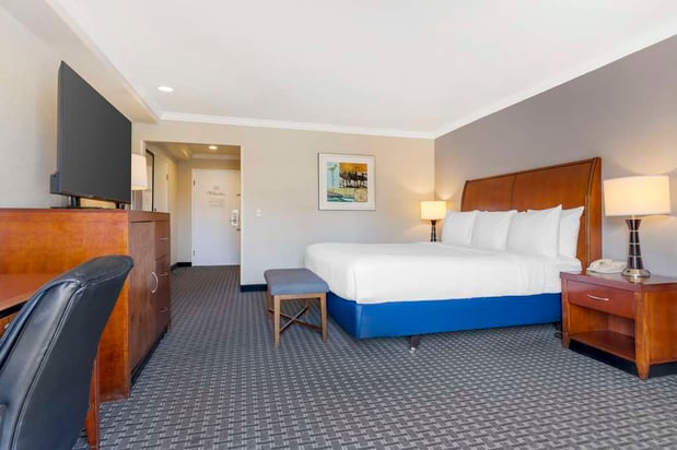 Images Best Western Plus Marina Shores Hotel