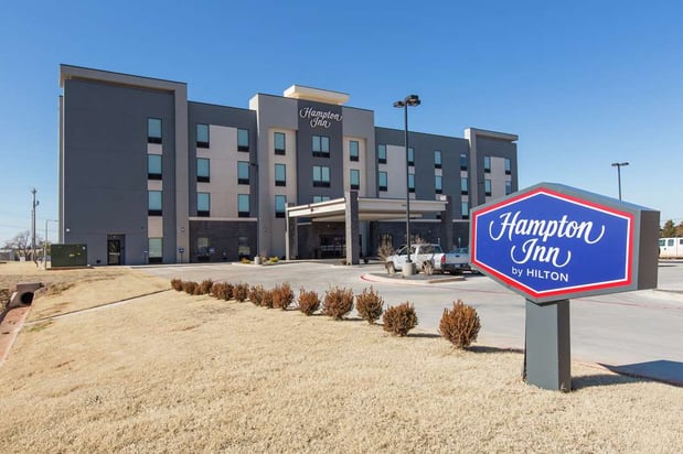 Images Hampton Inn Mustang