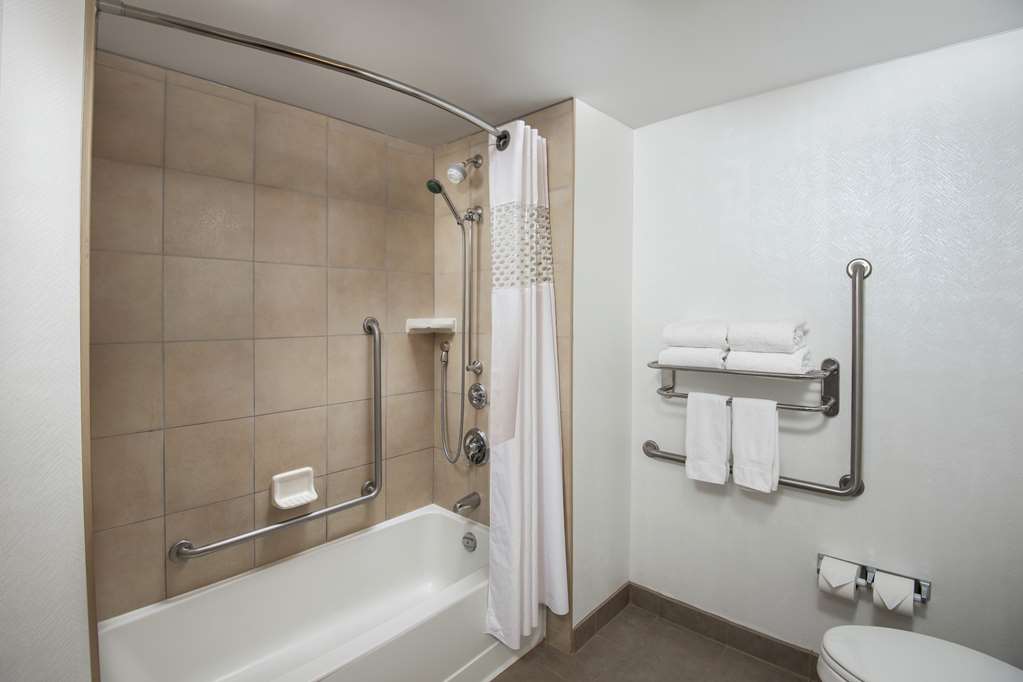Images Hampton Inn & Suites by Hilton Barrie