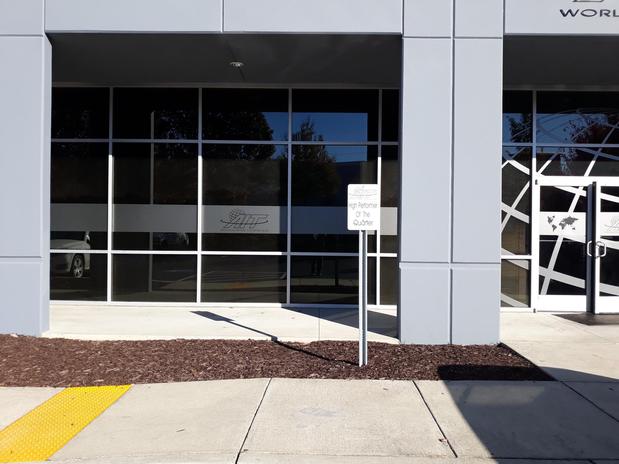 Images AIT Worldwide Logistics