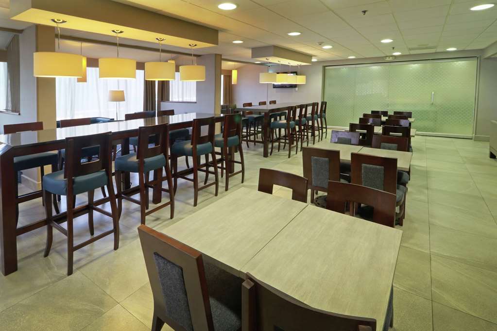 Images Hampton Inn by Hilton Monterrey-Airport