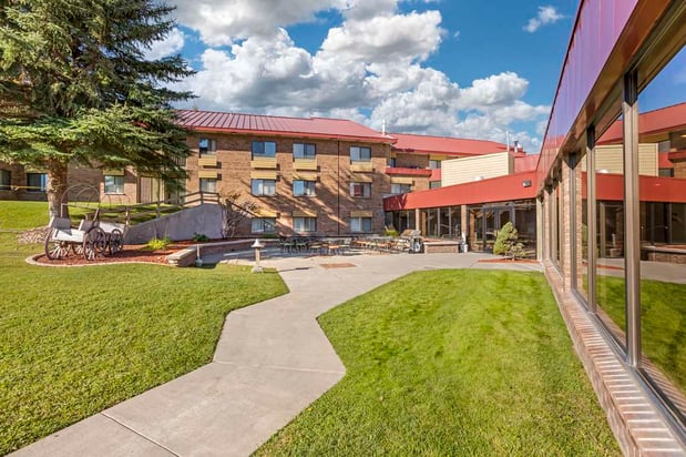 Images Best Western Plus Landmark Inn