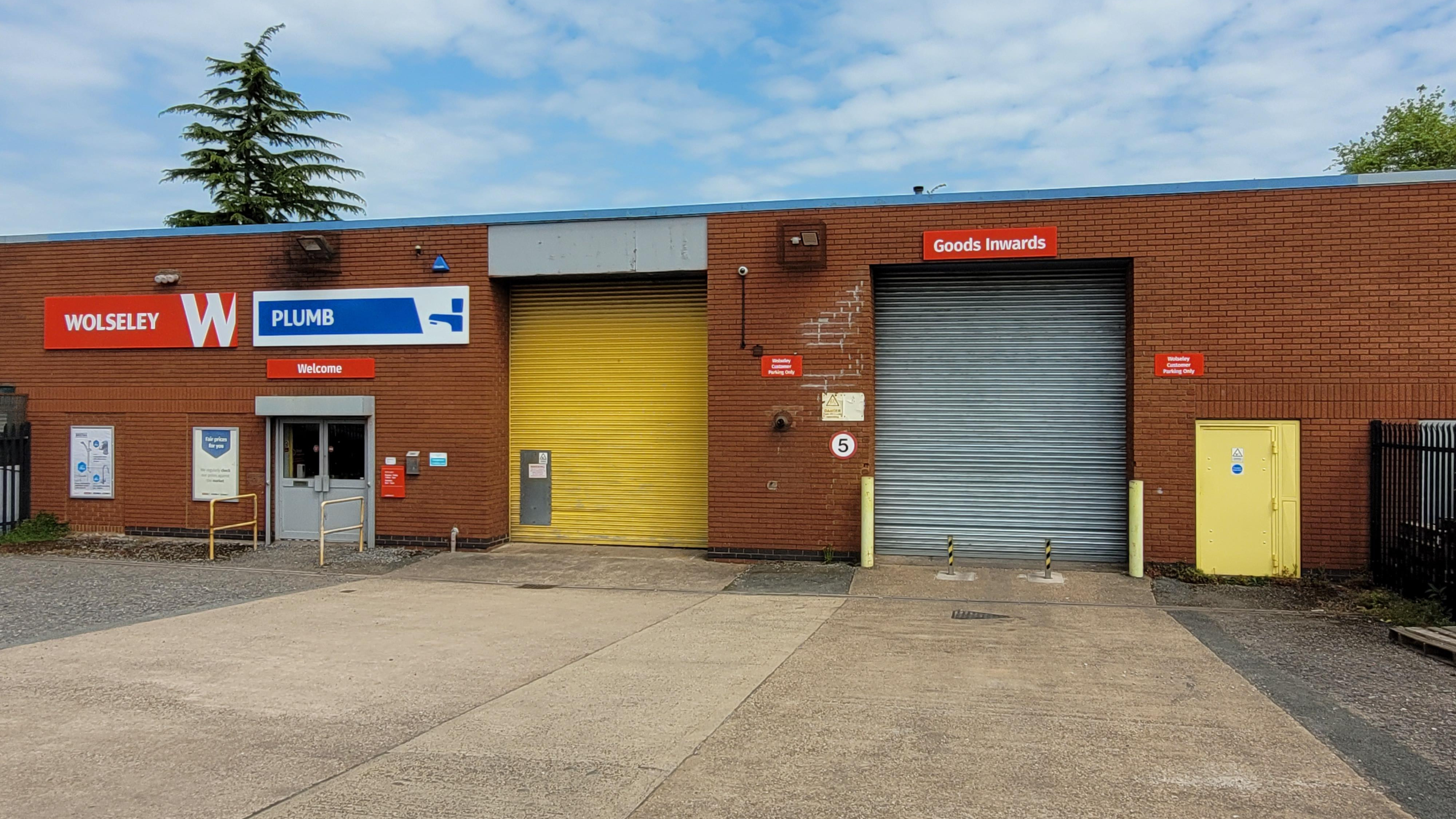 Nuneaton formerly trading as Plumb Center Wolseley