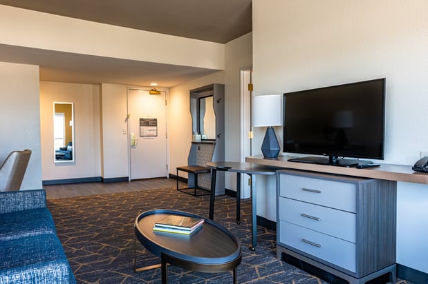Images Holiday Inn & Suites Oakland - Airport by IHG