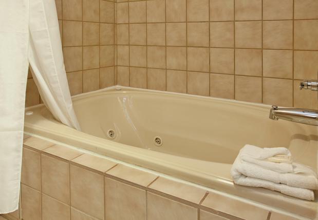 Images Holiday Inn Express & Suites Kansas City-Liberty (Hwy 152) by IHG