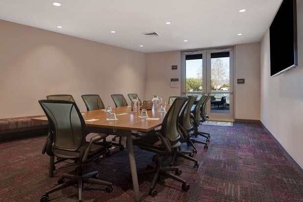 Images Home2 Suites by Hilton Petaluma