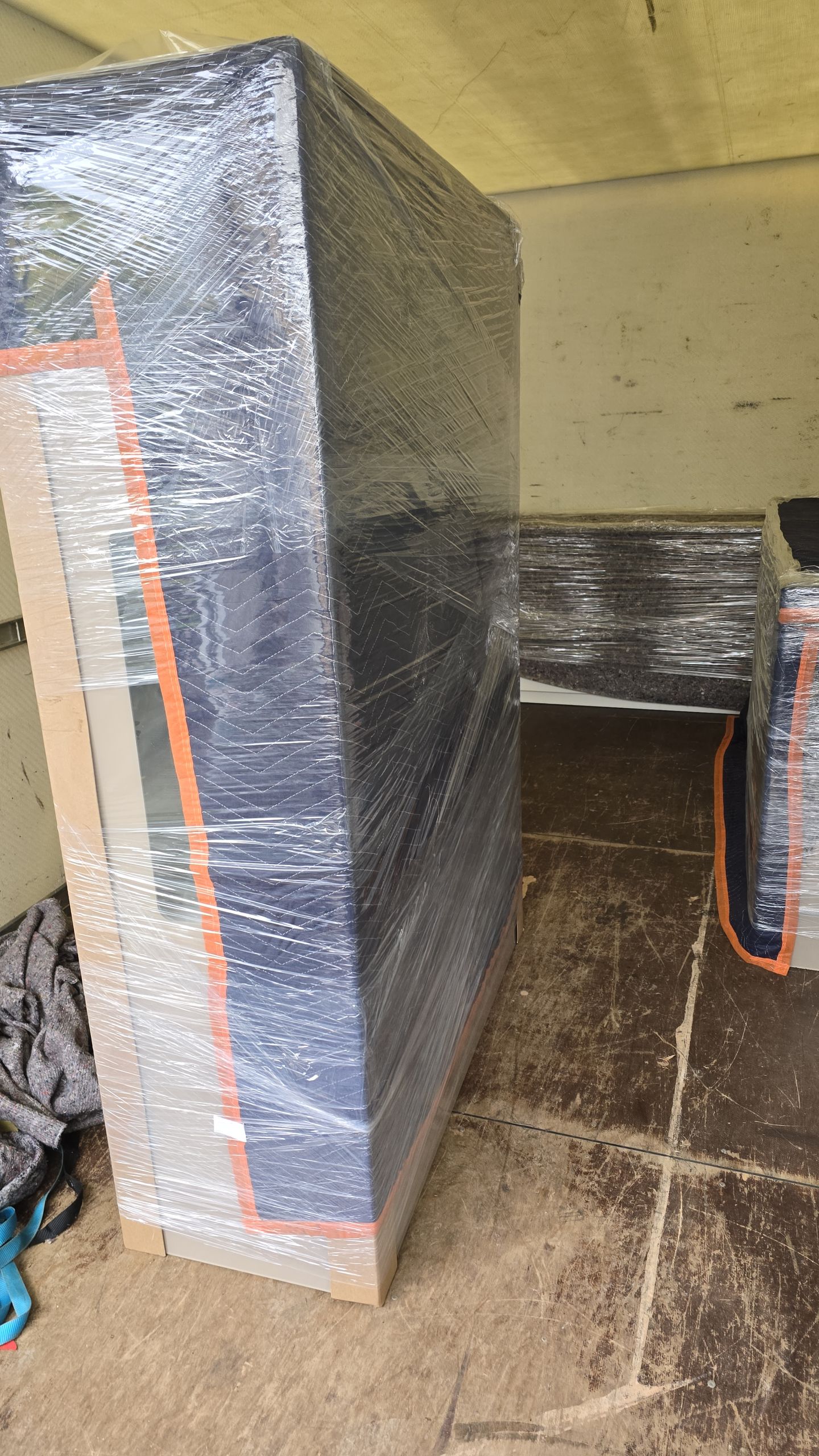 Heljic Umzüge & Gebäudeservice, Am Weinberg 1 in Bous