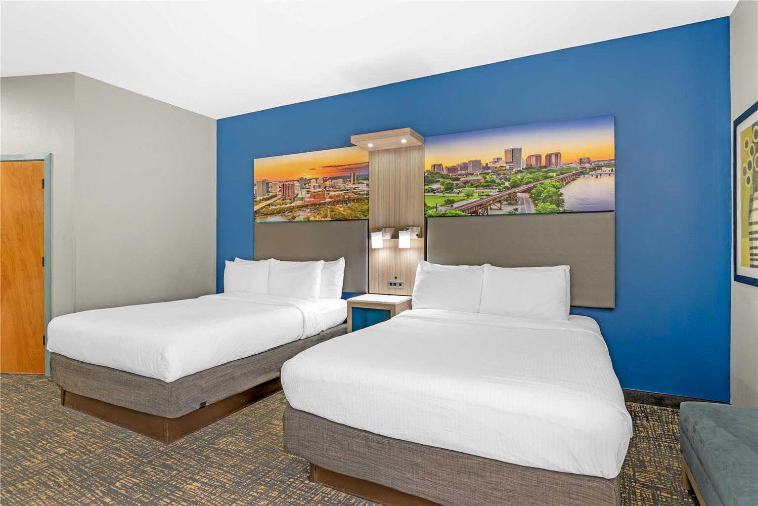 2 Queen Beds + Full Kitchen