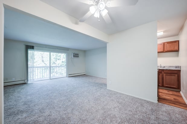 Images Lakeshore Drive Apartment Homes