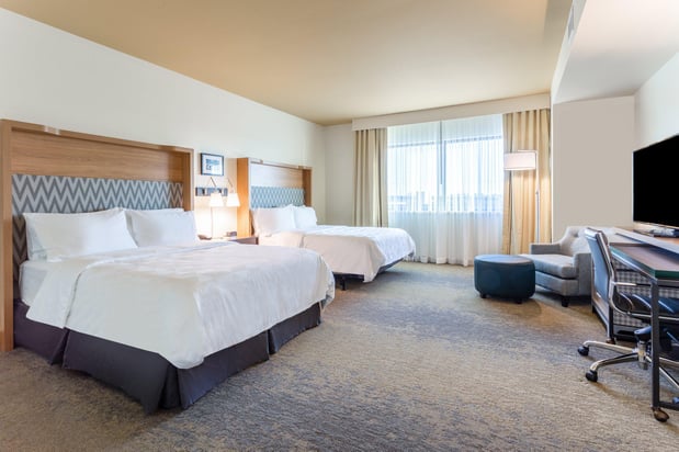 Images Holiday Inn & Suites Cedar Falls-Waterloo Event Ctr by IHG