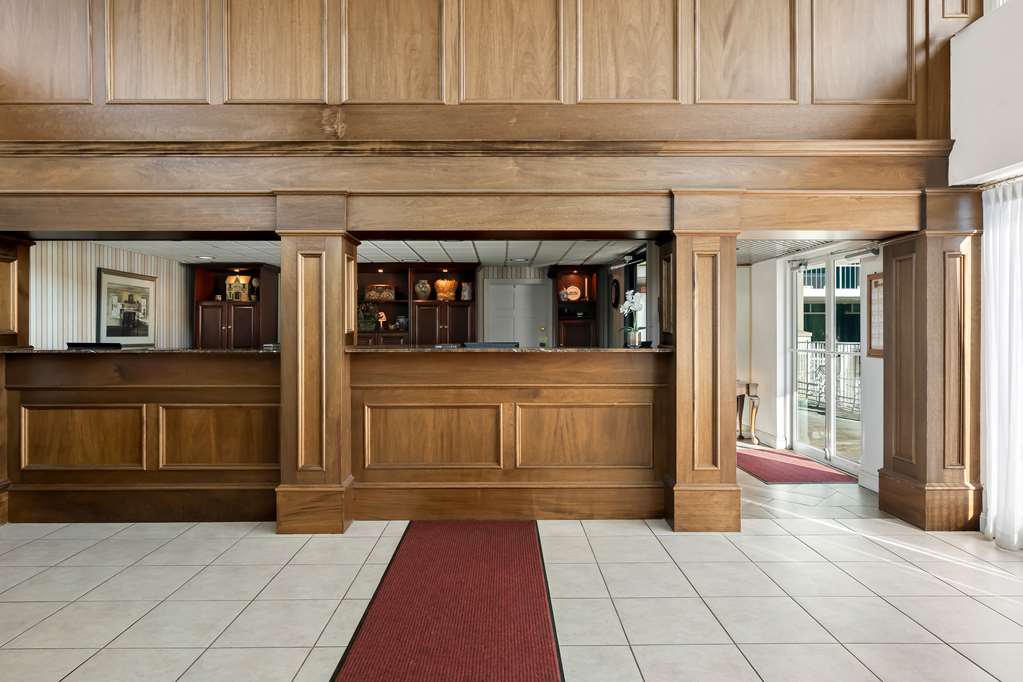 BW SureStay Plus Wilmington DE Lobby