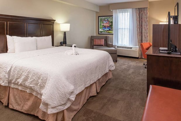 Images Hampton Inn & Suites Charlotte-Arrowood Rd.