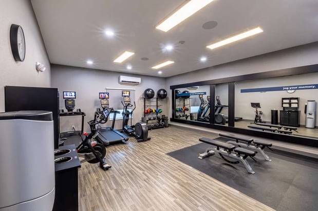 Images Hampton Inn & Suites Cleburne