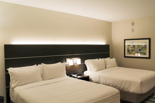 Images Holiday Inn Express & Suites St. Louis South - I-55 by IHG