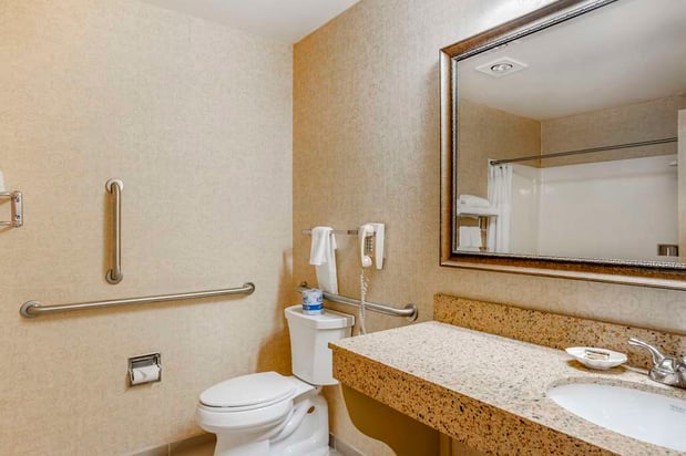 Images Best Western Plus Revere Inn & Suites