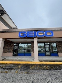 Images Maggie Deng - GEICO Insurance Agent