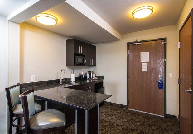 Images Holiday Inn Express & Suites Carlsbad Beach by IHG