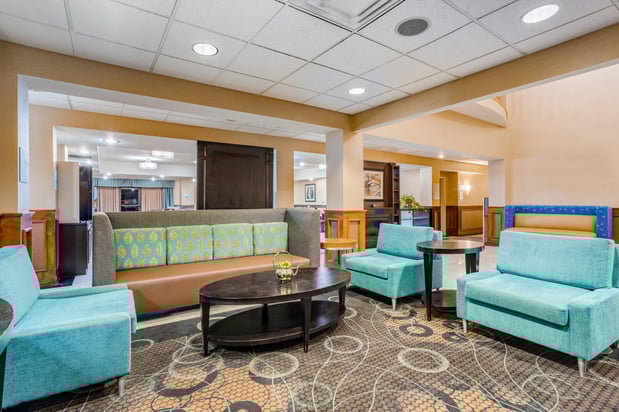 Images Holiday Inn Express & Suites Canton by IHG