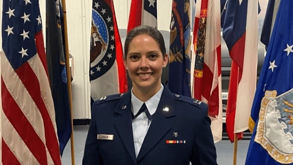 Jenna Lee Garvin