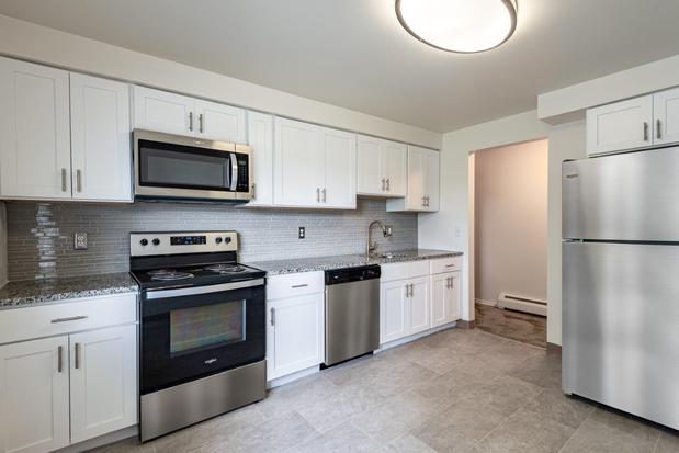Images Glenbrook Manor Apartment Homes