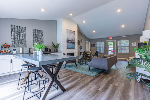 Images Parkway Station Apartment Homes