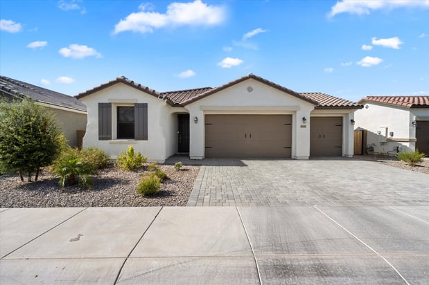 Images Realty ONE Group: Melissa Gasper
