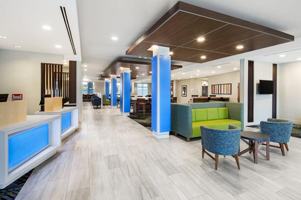 Images Holiday Inn Express & Suites Lubbock Central - Univ Area by IHG