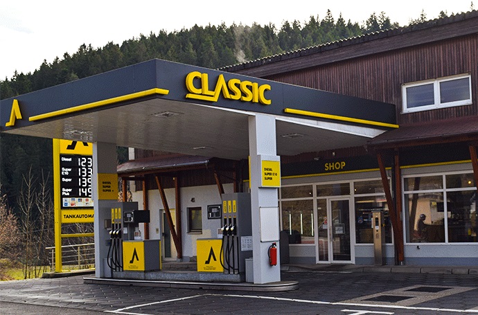 Kundenbild groß 1 CLASSIC Tankstelle