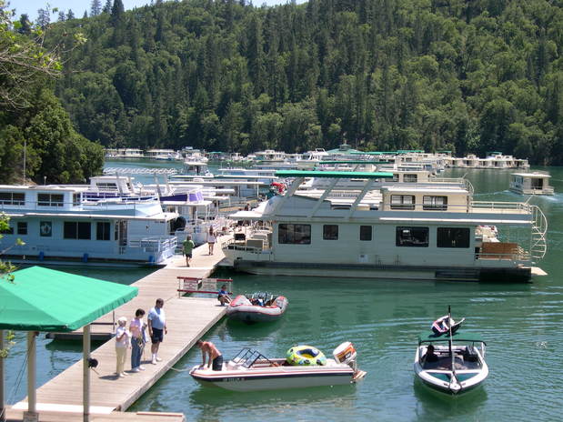 Images Holiday Harbor - Shasta Lake House Boat Rentals & Marina