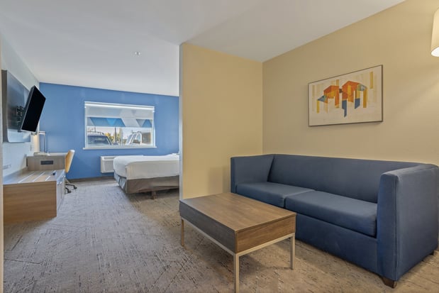Images Holiday Inn Express & Suites Torrington by IHG