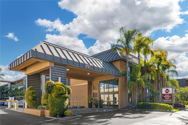 Images Best Western Plus Stovall's Inn