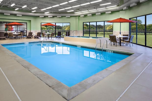 Images Holiday Inn Wichita East I-35 by IHG
