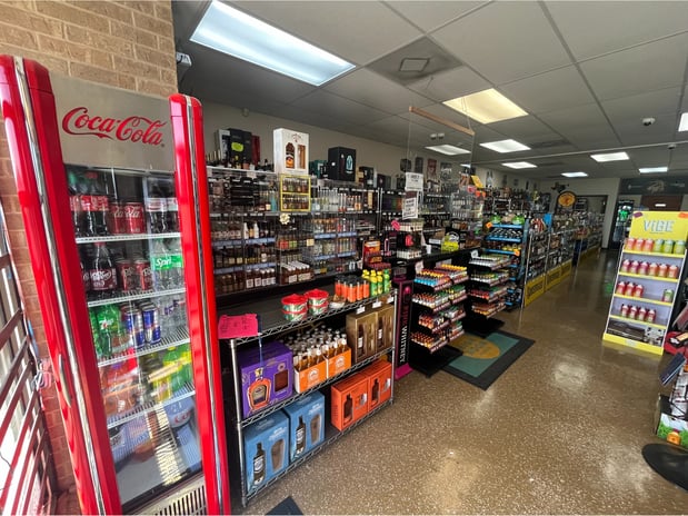 Images DC Liquors - NW Military