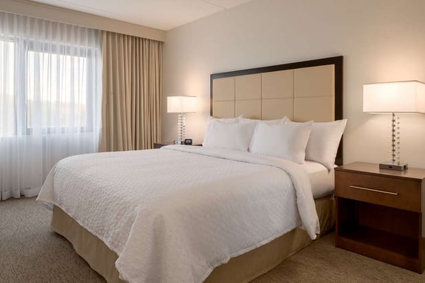 Images Embassy Suites by Hilton Milwaukee Brookfield