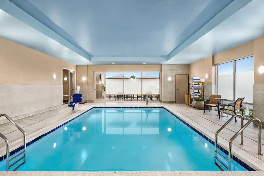 Pool Home2 Suites by Hilton Leesburg Leesburg (571)209-1010