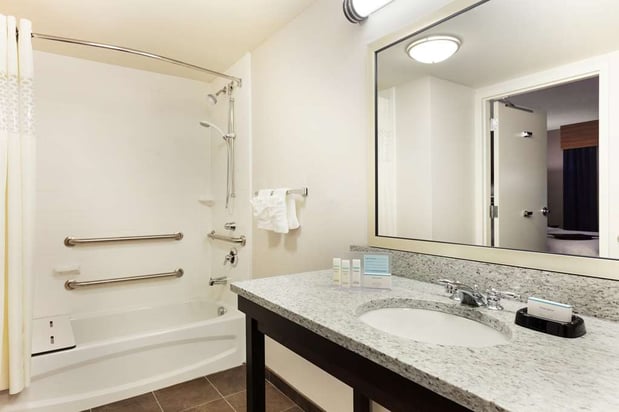 Images Hampton Inn & Suites Camp Springs/Andrews AFB