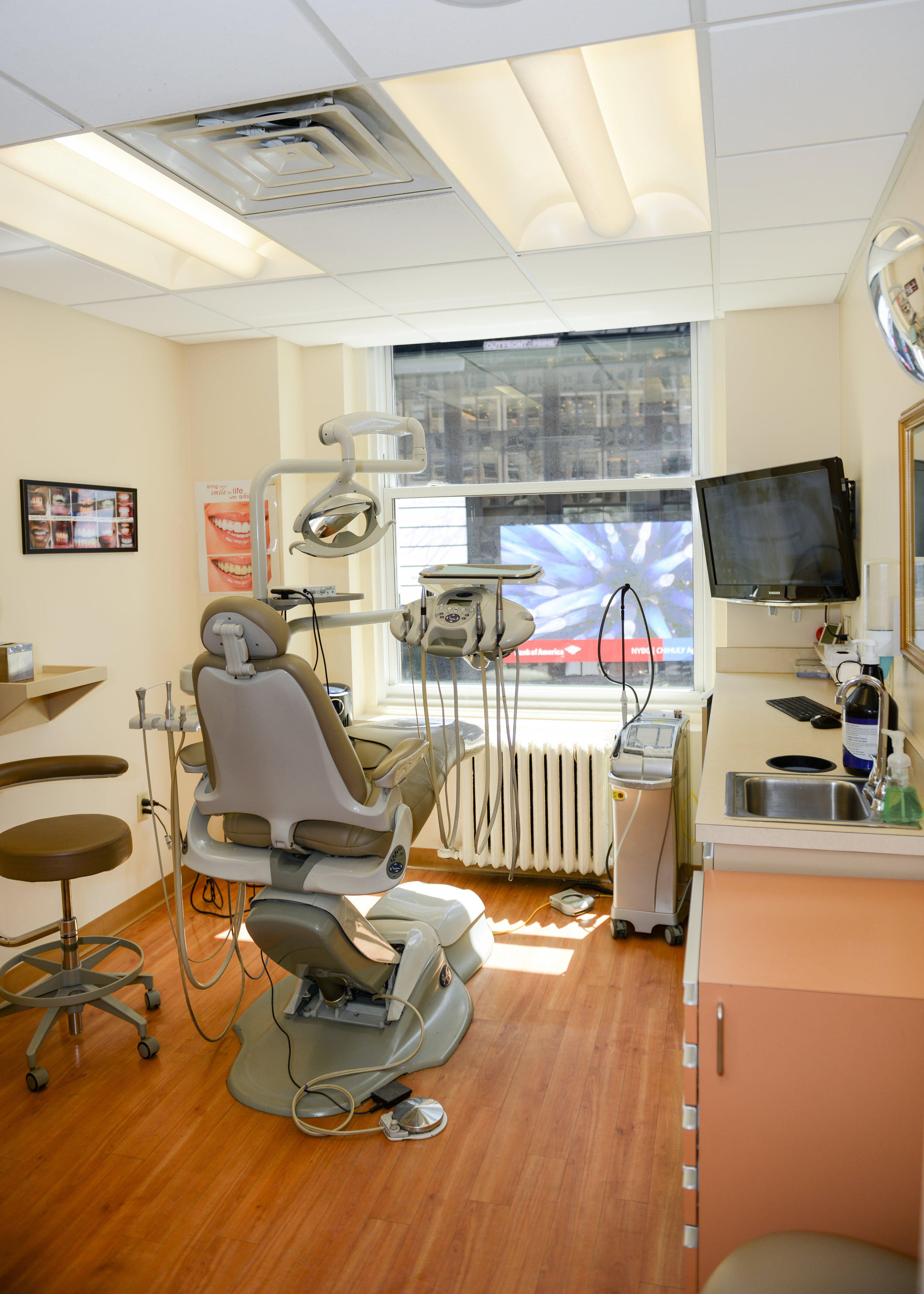 Midtown Dental Care NYC patient room