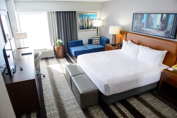 Images Crowne Plaza Dulles Airport by IHG