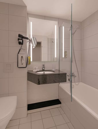 Guest room bath