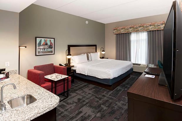 Images Hampton Inn & Suites Raleigh Downtown