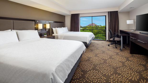 Images Holiday Inn & Suites Phoenix Airport North by IHG
