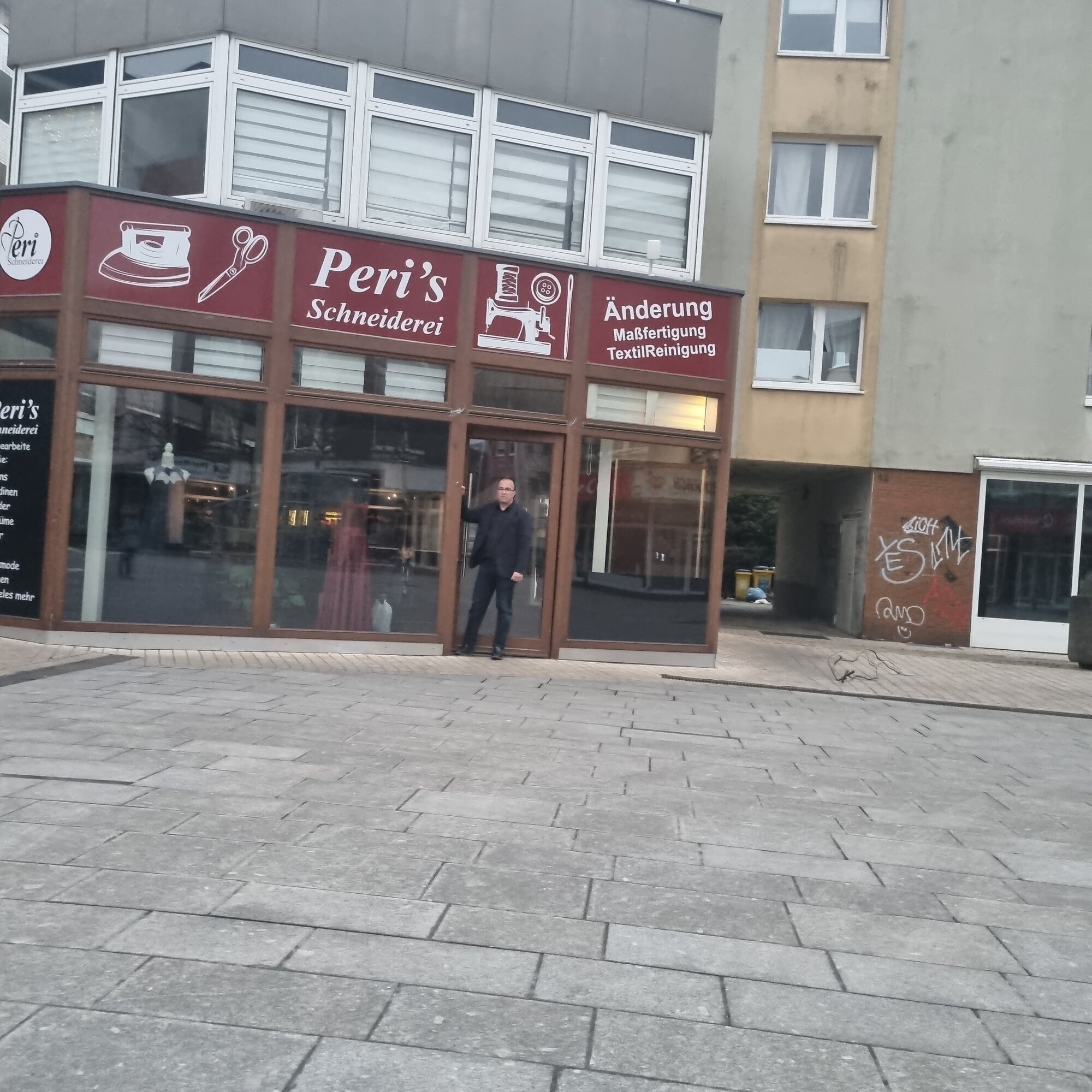 Peris Schneiderei, Willy-Brandt-Platz 14 in Kamen