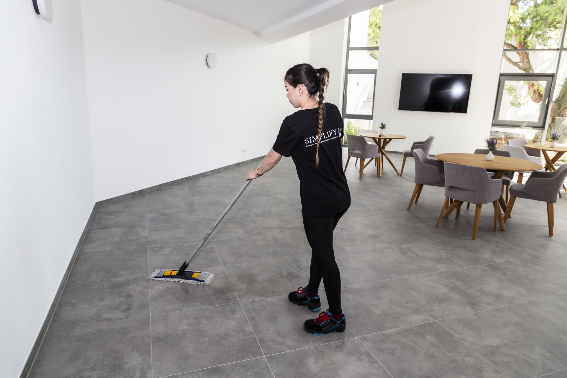 Simplify Group GmbH | Gebäudereinigung | Hausmeisterservice, Siemensstraße 5 in Kelkheim (Taunus)