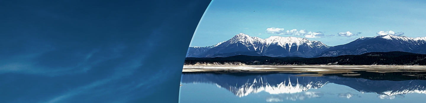 A scenic mountain range.