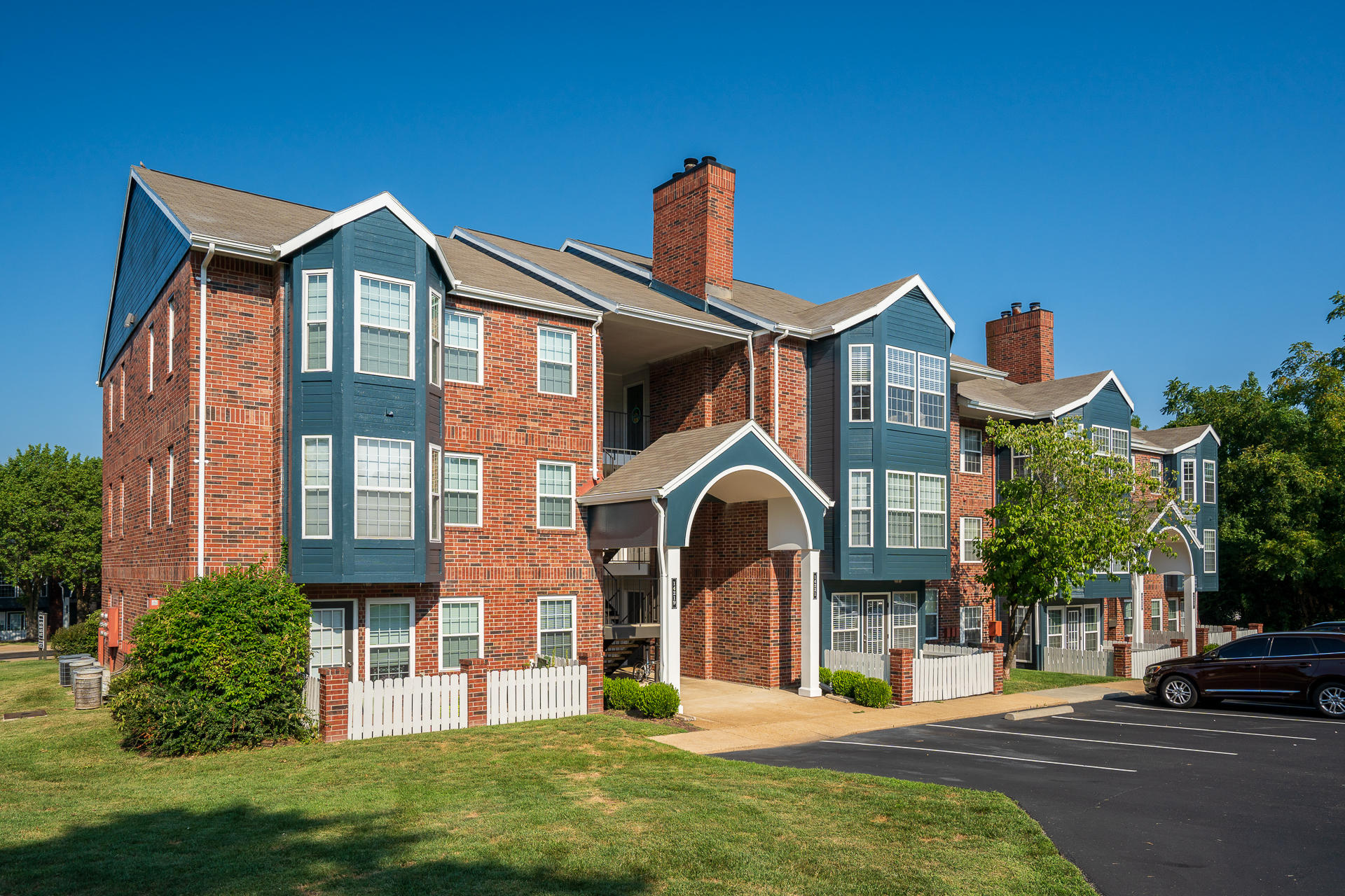 Exterior Of Willowbend Apartment Homes